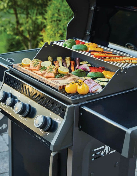 Rogue 425 3 Burner Gas Grill with Side Range Burner